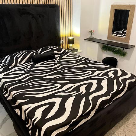 Vila Cris Apartments Неводарі Екстер'єр фото