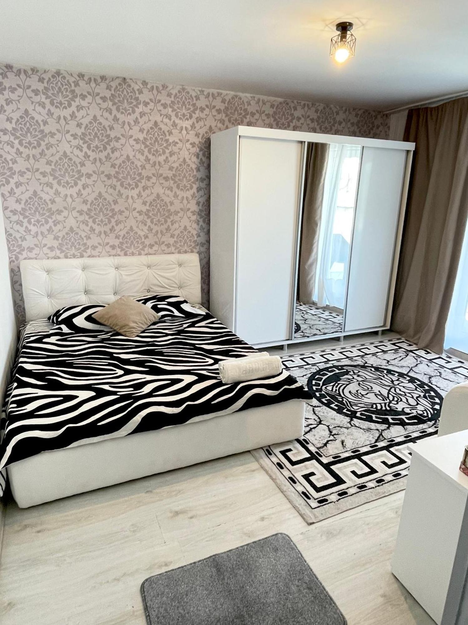Vila Cris Apartments Неводарі Екстер'єр фото