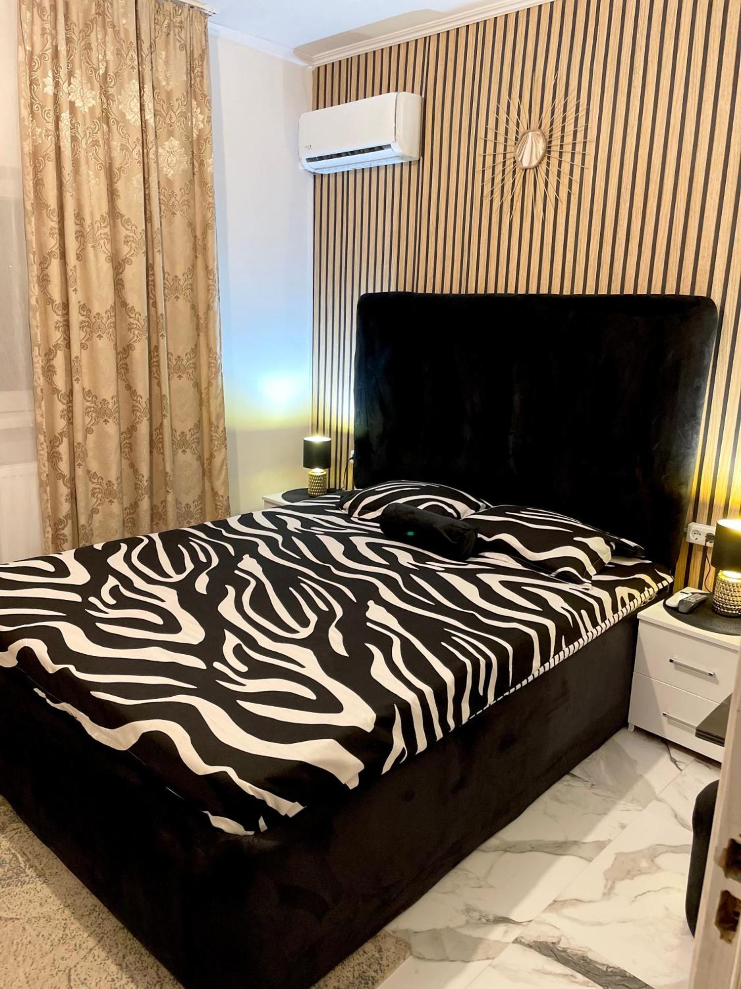 Vila Cris Apartments Неводарі Екстер'єр фото