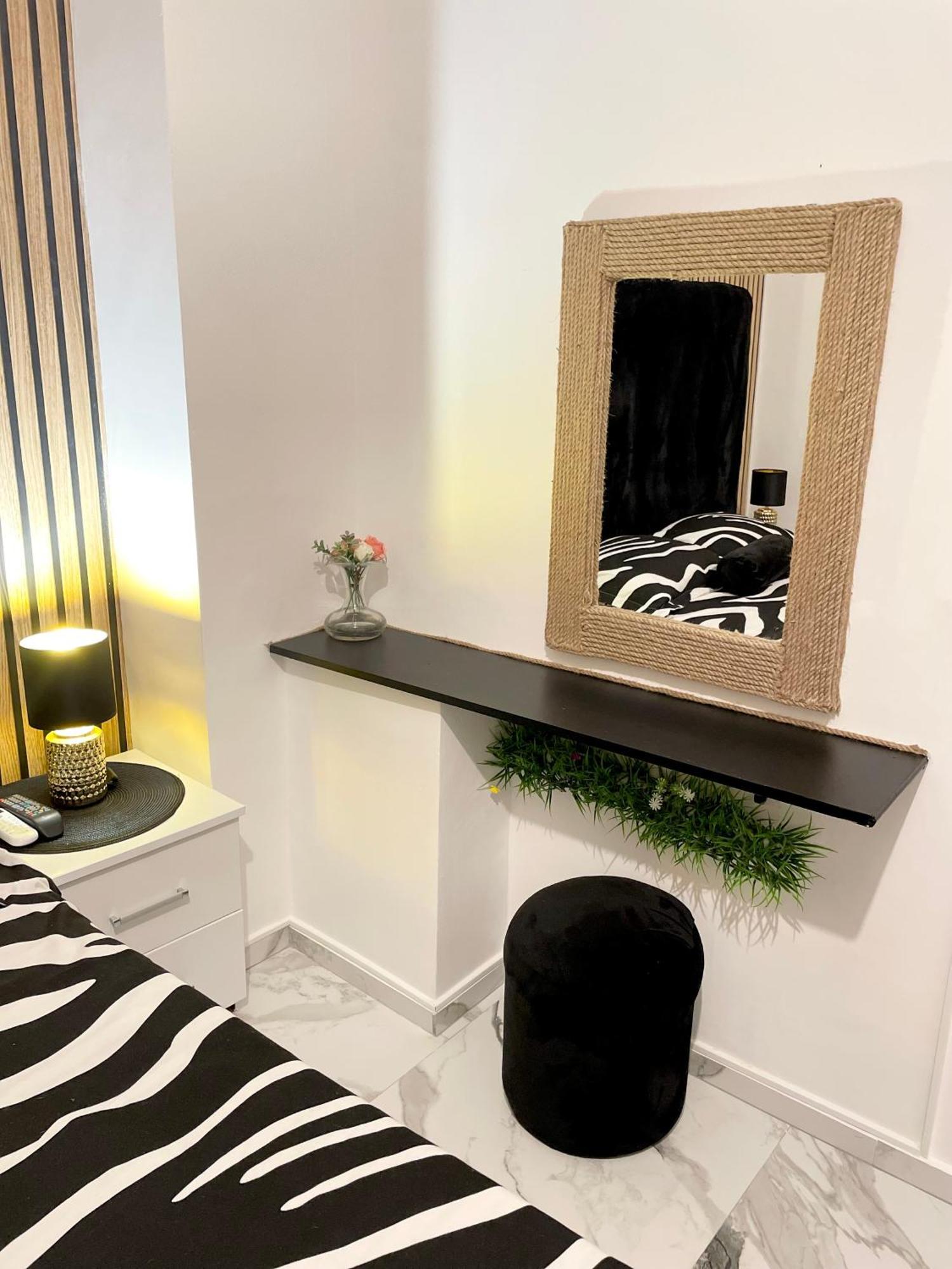 Vila Cris Apartments Неводарі Екстер'єр фото
