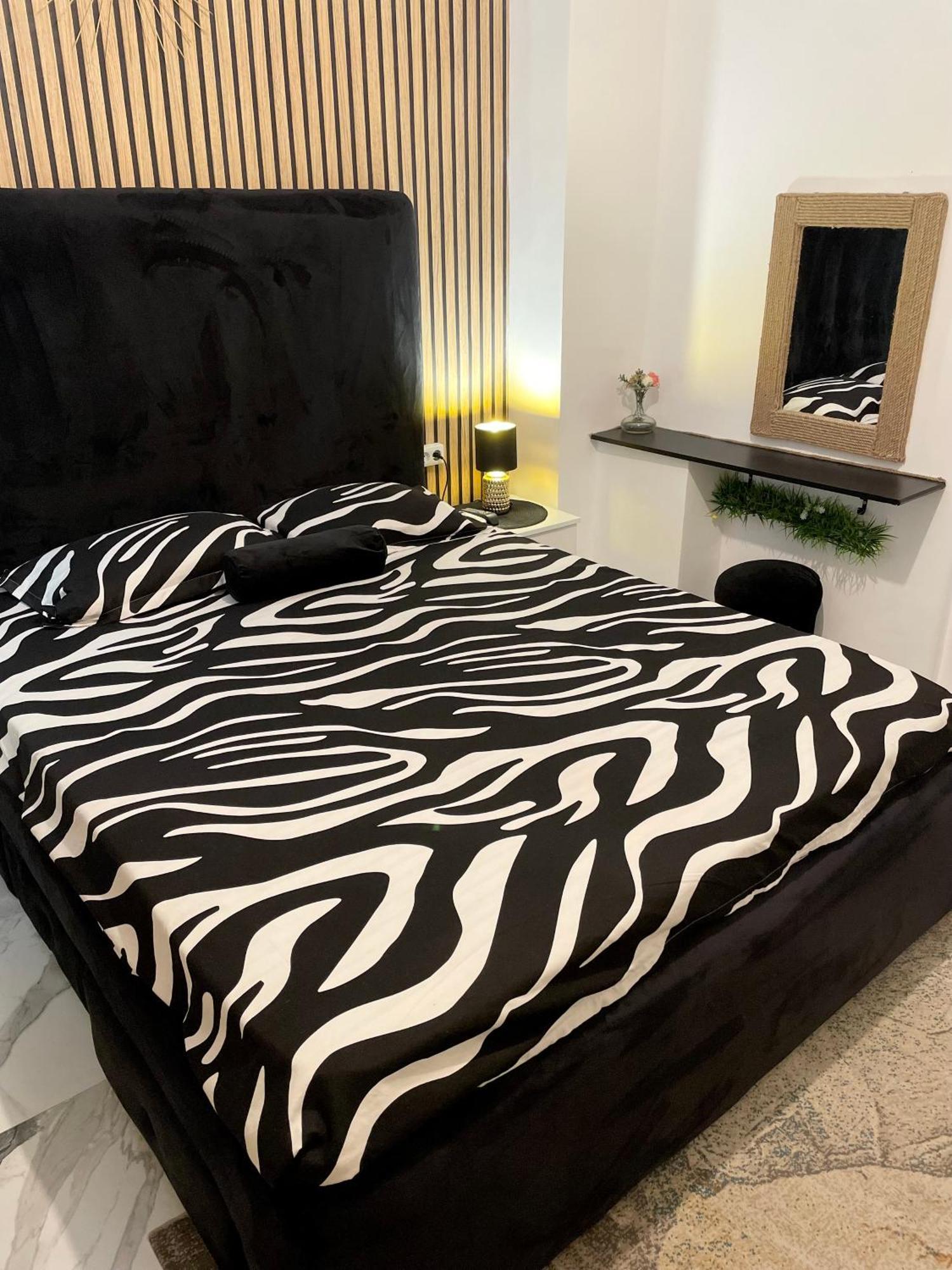 Vila Cris Apartments Неводарі Екстер'єр фото