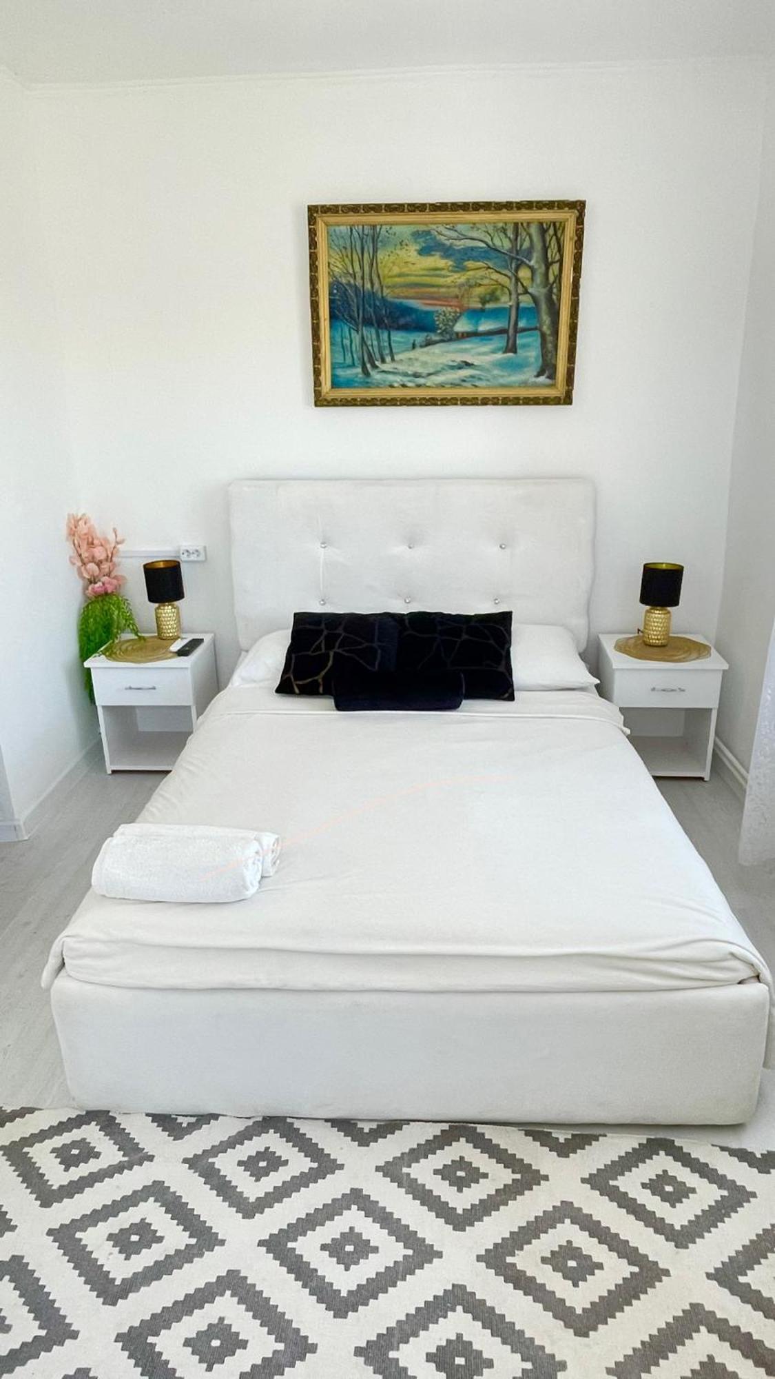 Vila Cris Apartments Неводарі Екстер'єр фото
